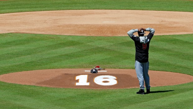 miami-marlins-jose-fernandez-number-16-retired.jpg